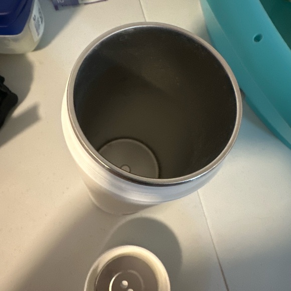 White Portable Kettle - Picture 2 of 4